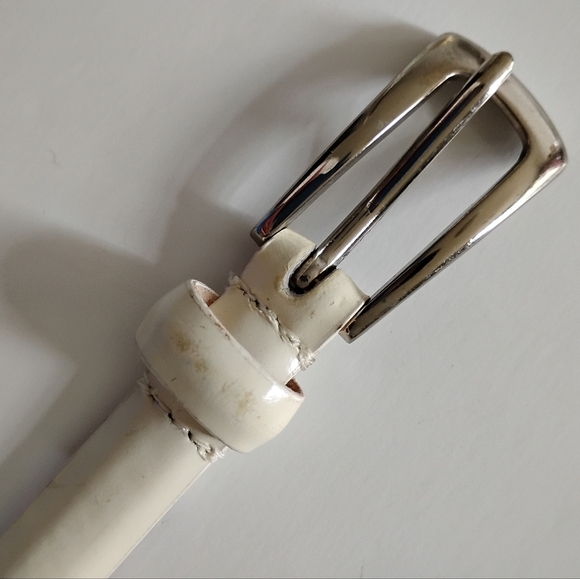 Liz Claiborne Genuine Italian Leather Belt White Silver Skinny  Size Medium - Picture 6 of 11